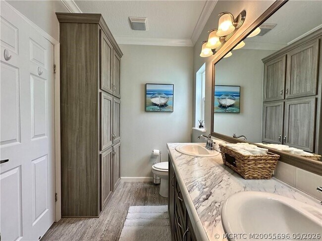 Building Photo - 352 NE Starboard Way
