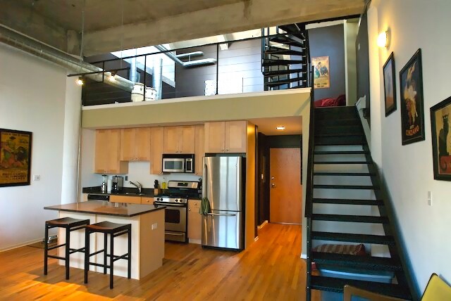 Building Photo - 2000 S Michigan Ave