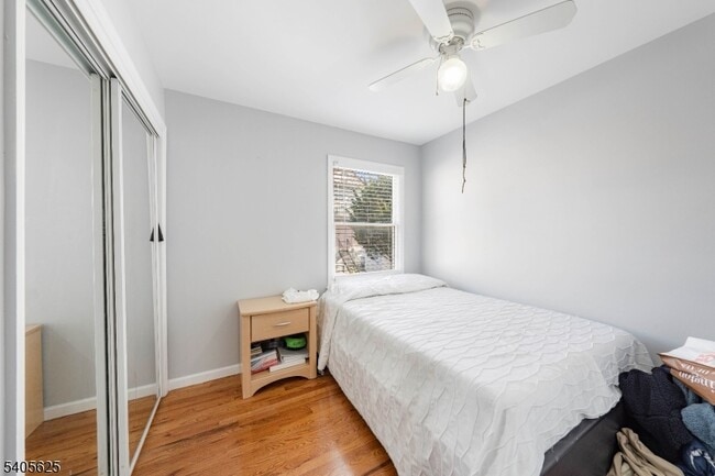 Building Photo - 118 Race St