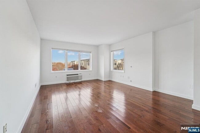 Building Photo - 3118 City