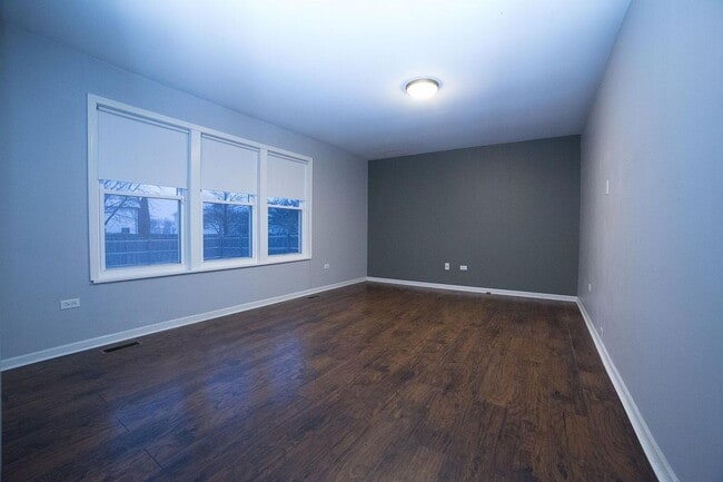 Building Photo - 2213 Pontiac Cir