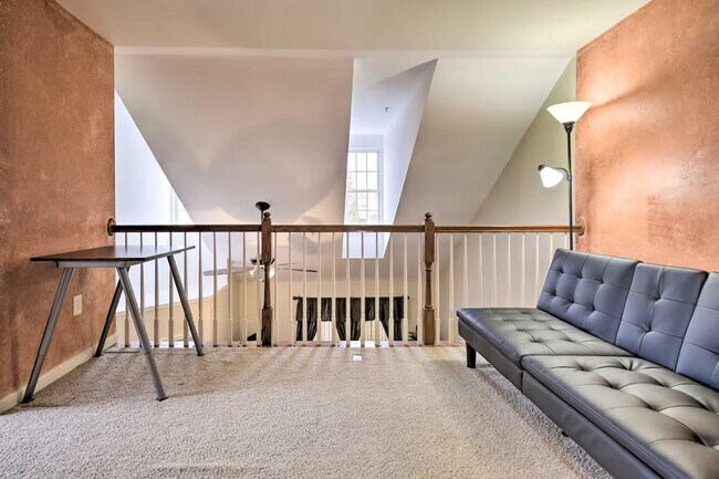 Building Photo - 5077 Cameo Terrace