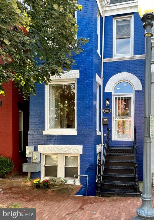 Building Photo - 1227 Linden Pl NE