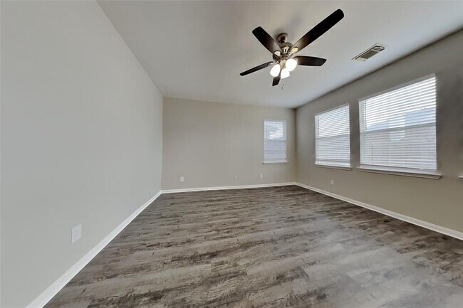 Building Photo - 21015 Kirkland Woods Dr