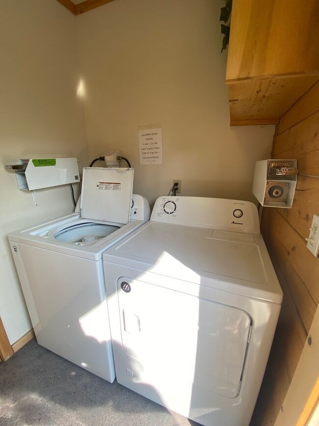 Building Photo - 1350 Angler Dr