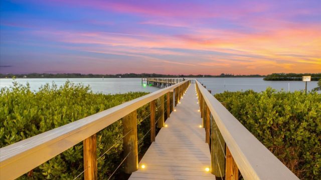 Building Photo - 100 61st St E