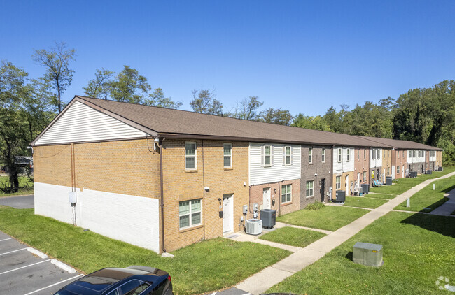 Building Photo - Catons Villas North