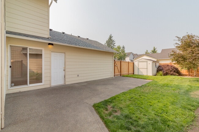 Building Photo - Charming 3-bedroom home with AC on Palisad...