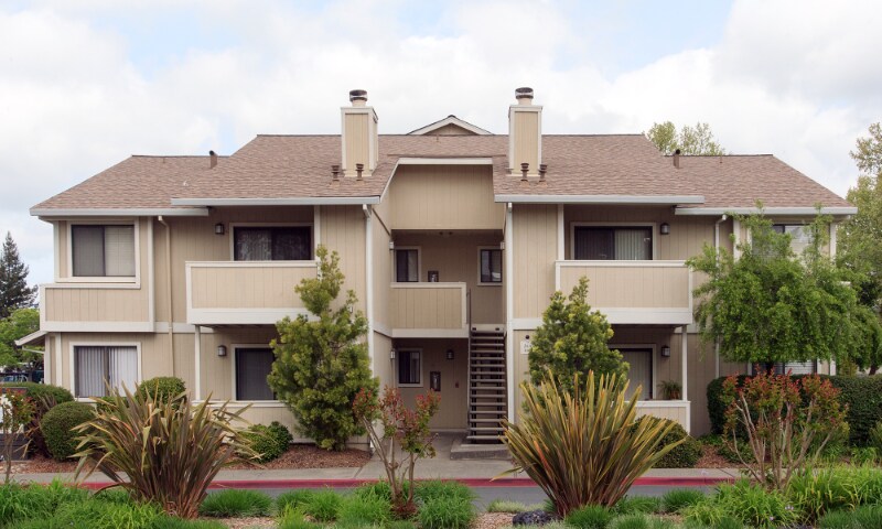 Building Photo - 2705 Range Ave