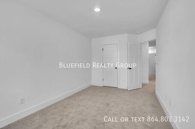 Building Photo - 416 E Parima Ct