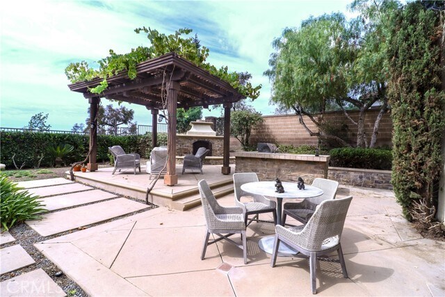 Building Photo - 37 View Terrace