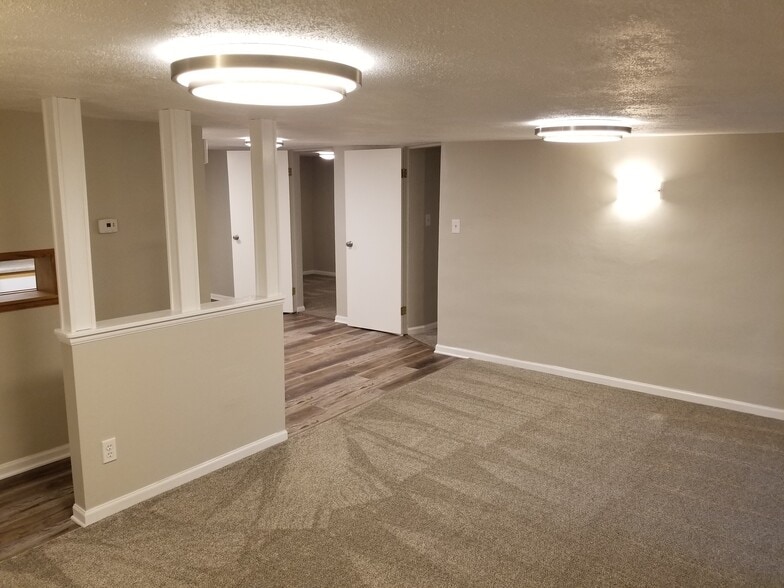 Building Photo - 5972 State Road 60