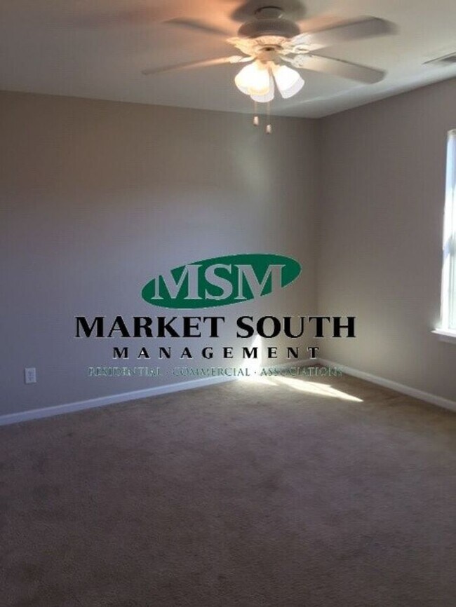 Building Photo - LAKESHORE SUBDIVISION - PORT WENTWORTH