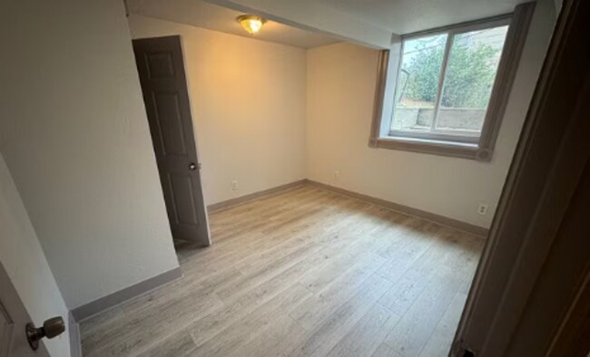 Building Photo - 1026 18th Ave