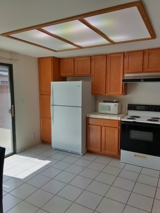 Building Photo - 1250 Formosa Dr
