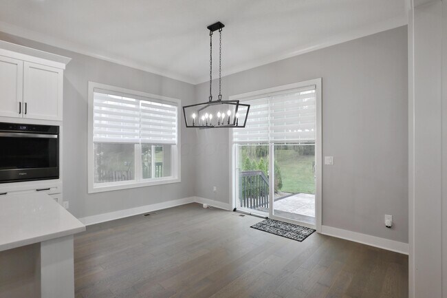 Building Photo - 2246 Koester