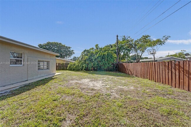 Building Photo - 1777 NW 34th Ave