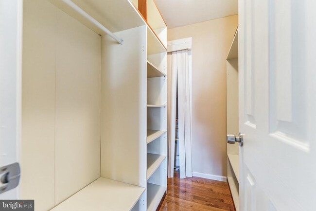 Building Photo - 1903 Pawlet Dr