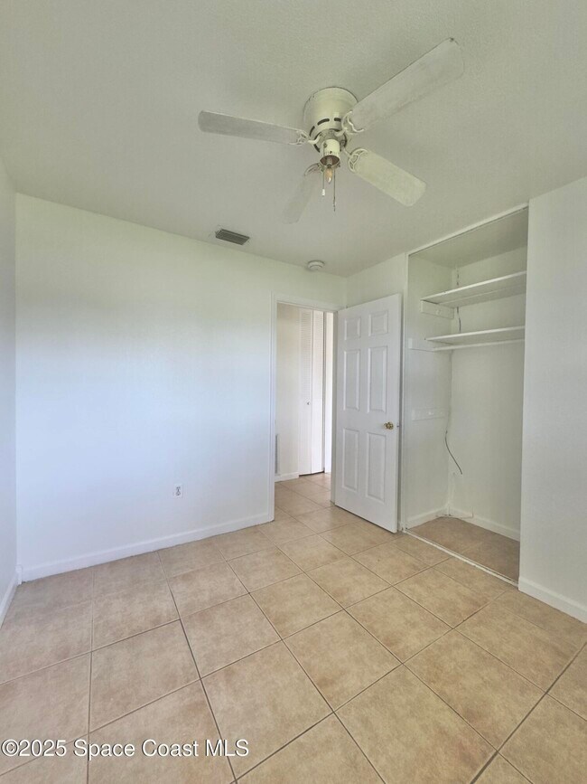 Building Photo - 2511 Sarno Rd