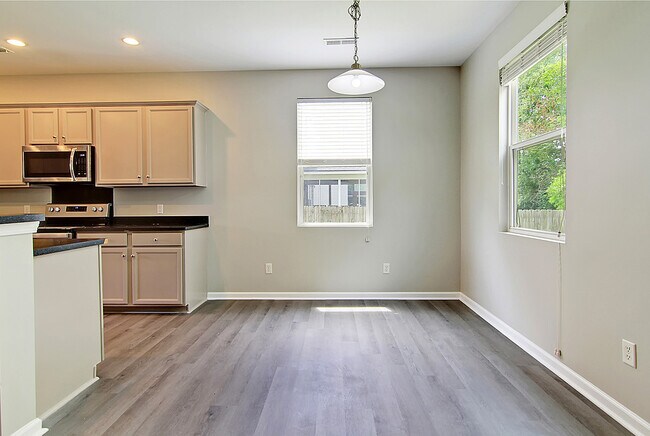 Building Photo - 1861 Cornsilk Dr