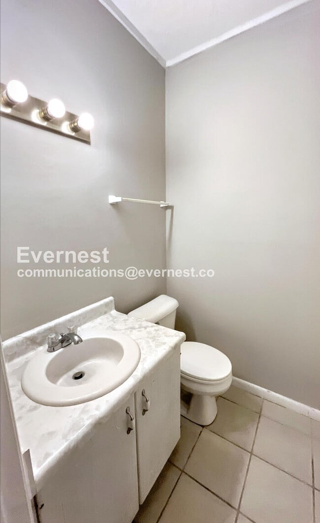 Building Photo - 3648 Missionaire Ave