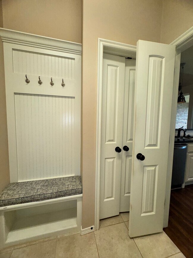 Building Photo - 3 Bed 2 Bath in Edmond!