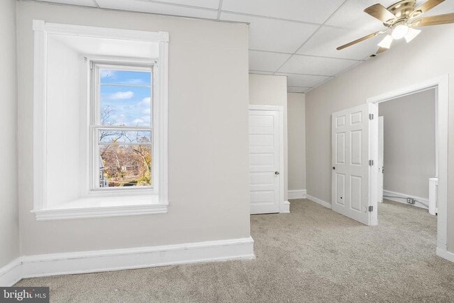 Building Photo - 7301 Chestnut Ave