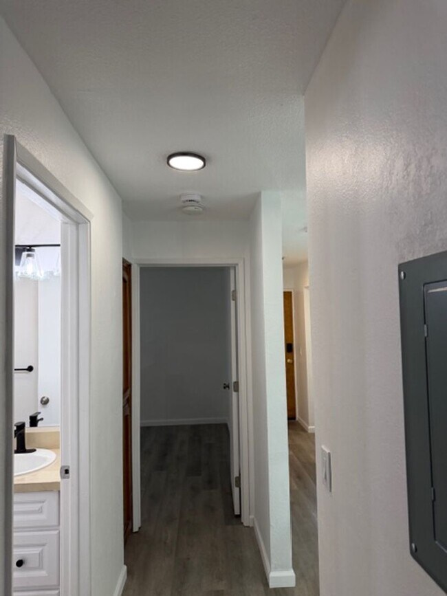 Building Photo - 680 Chorro St