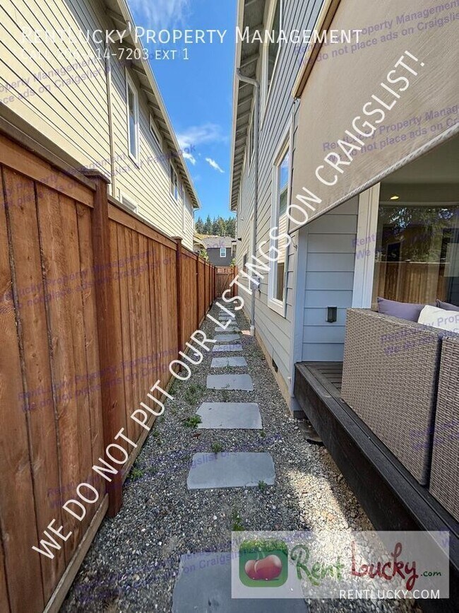 Building Photo - 2812 162nd Ave Ct E