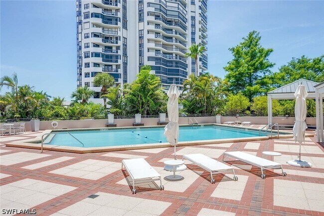 Building Photo - 6075 Pelican Bay Blvd