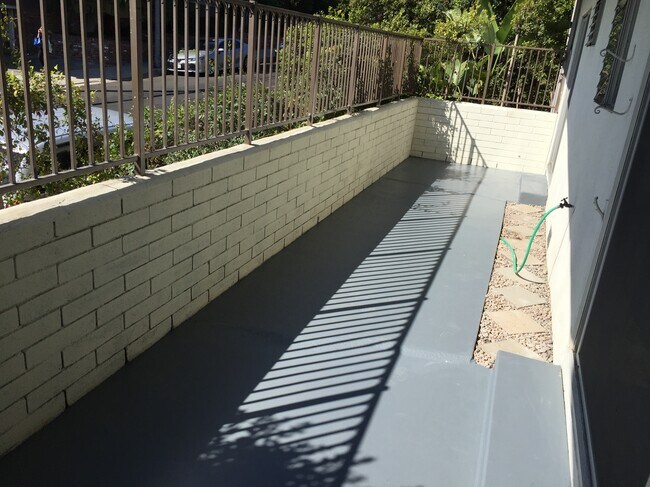 Building Photo - 3400 Club Dr