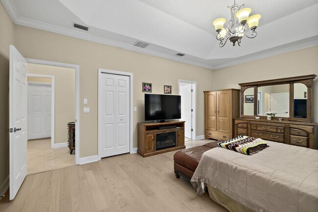 Building Photo - 7 Edgemont Pl