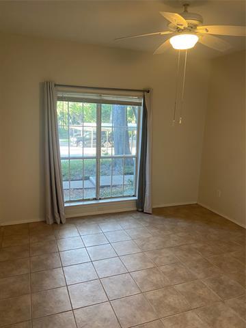 Building Photo - 8601 Park Ln