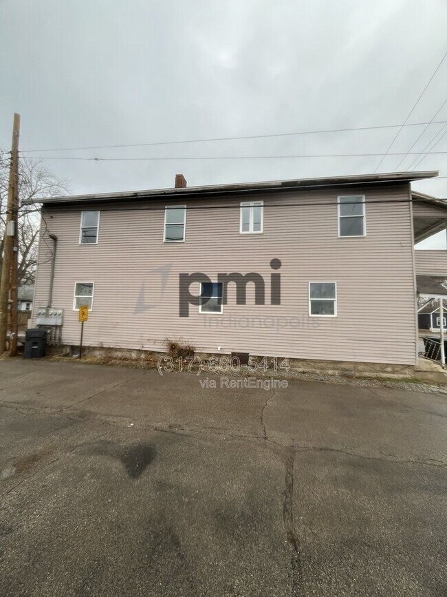 Building Photo - 215 1/2 S Madison Ave