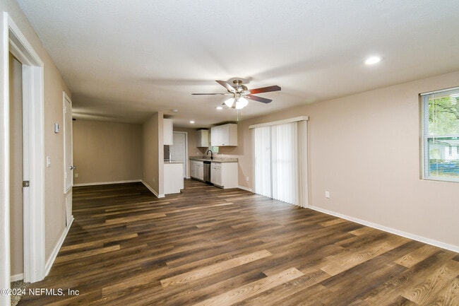 Building Photo - 1349 Eagle Cove Rd N
