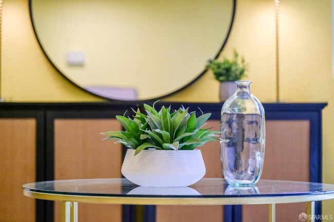 Building Photo - 5476 Summerfield Dr