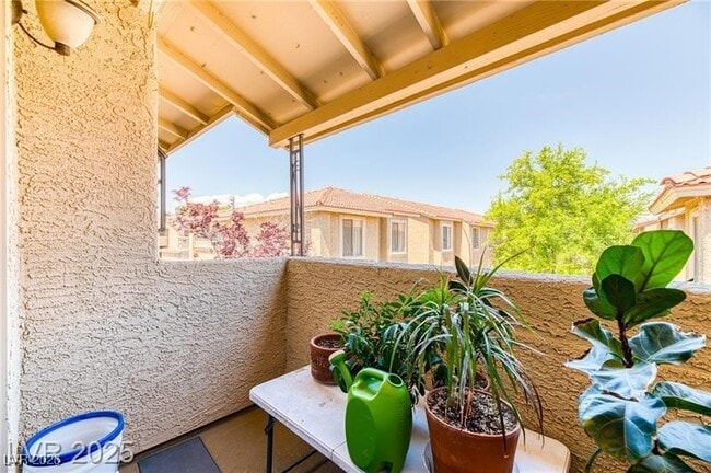 Building Photo - 7200 W Pirates Cove Rd