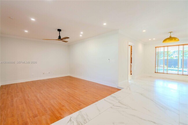 Building Photo - 10241 SW 99th Ave