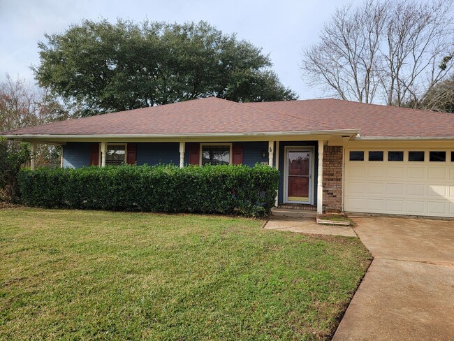 Building Photo - South Bossier 3 Bedroom 2 Bathroom