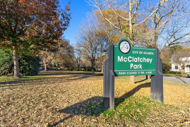 Building Photo - 3 Park Ln NE