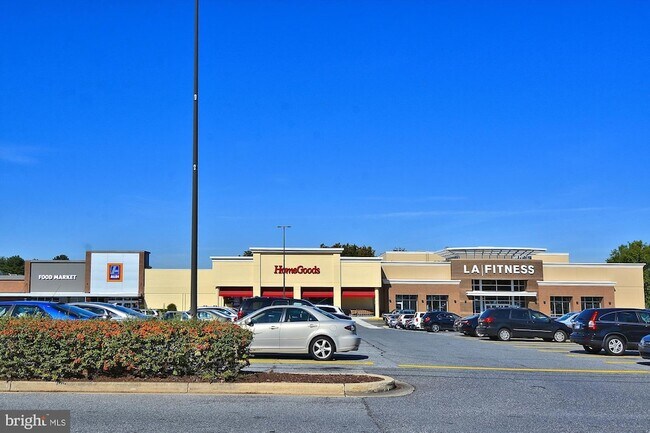Building Photo - 217 Highland Ridge Ave