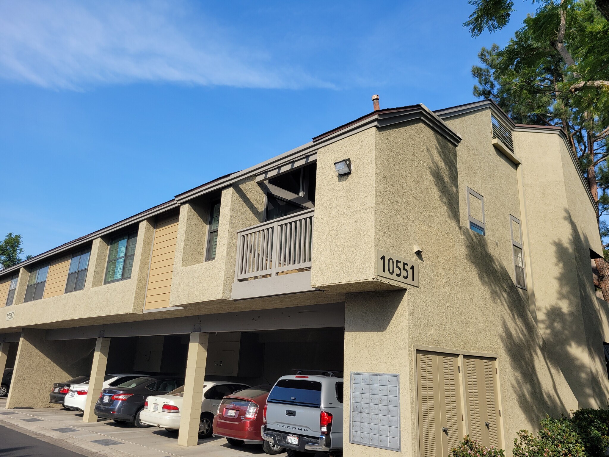Building Photo - 10551 Lakeside Dr South Unit J