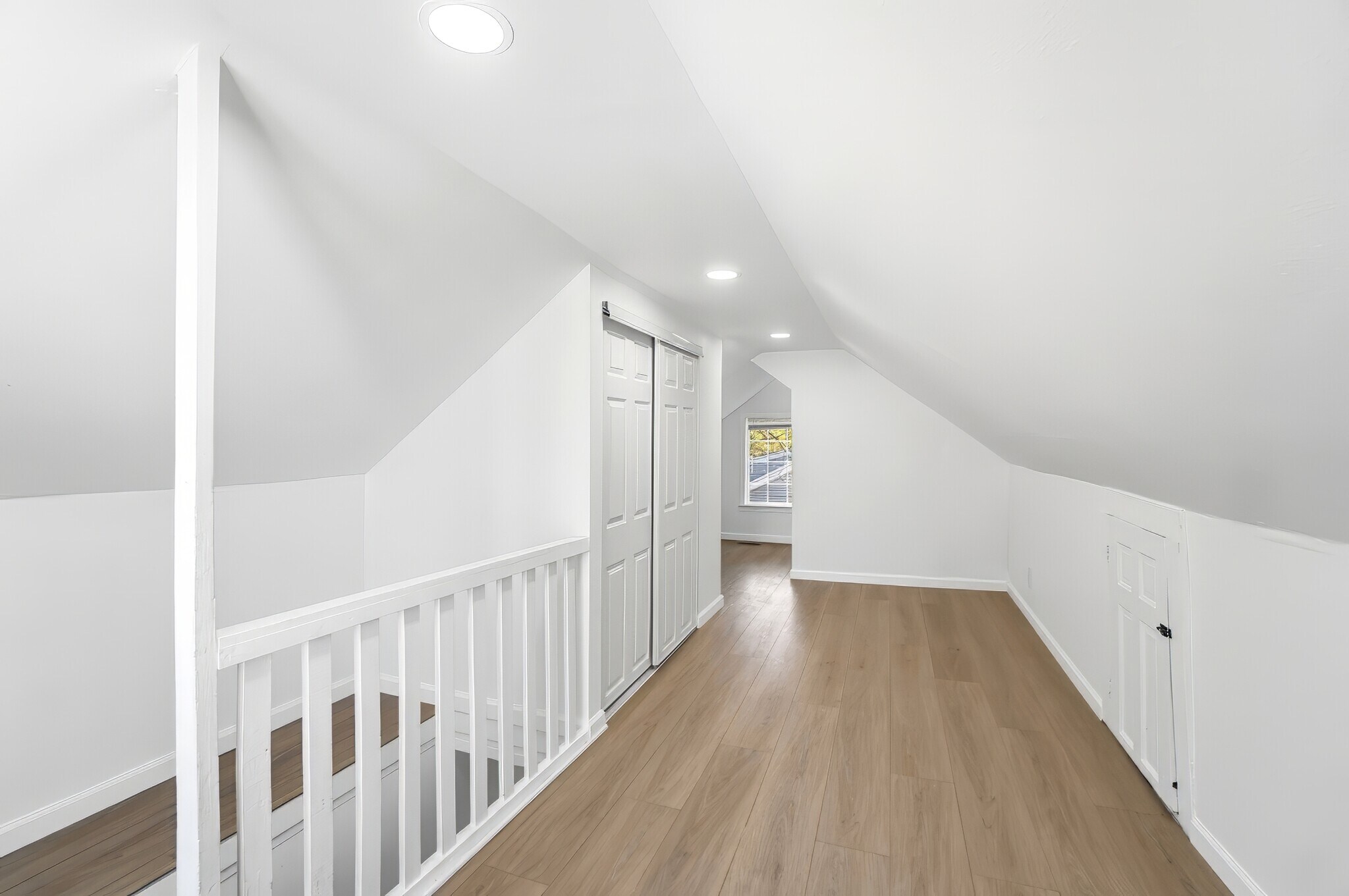 Building Photo - 149 W Lane Ave