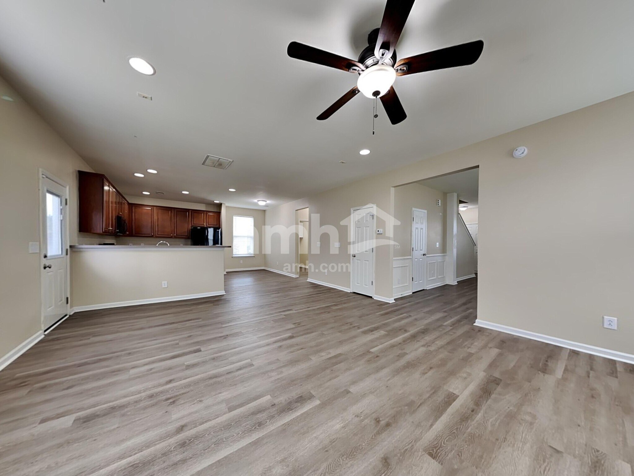 Building Photo - 204 Short Woods Ct