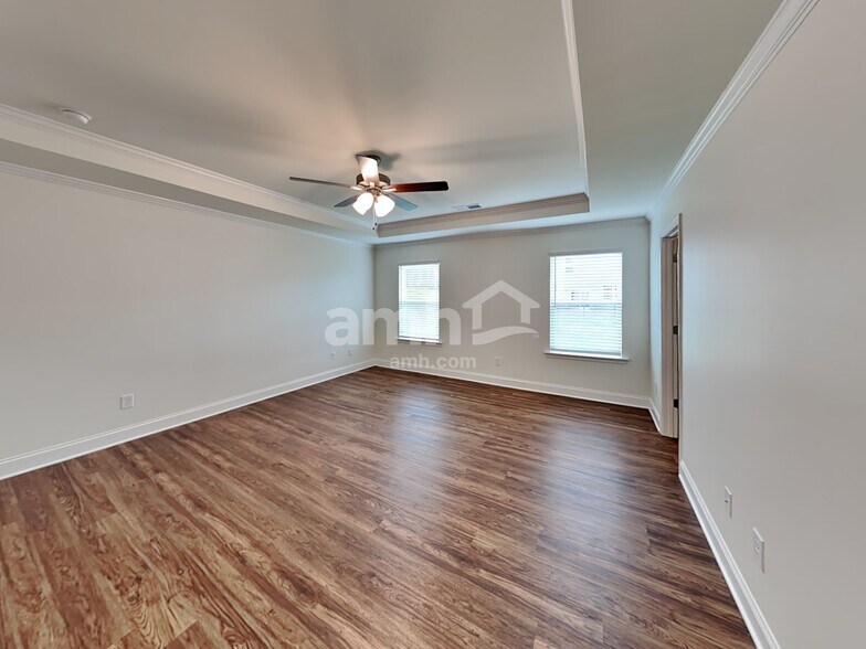 Building Photo - 597 Slew Dr