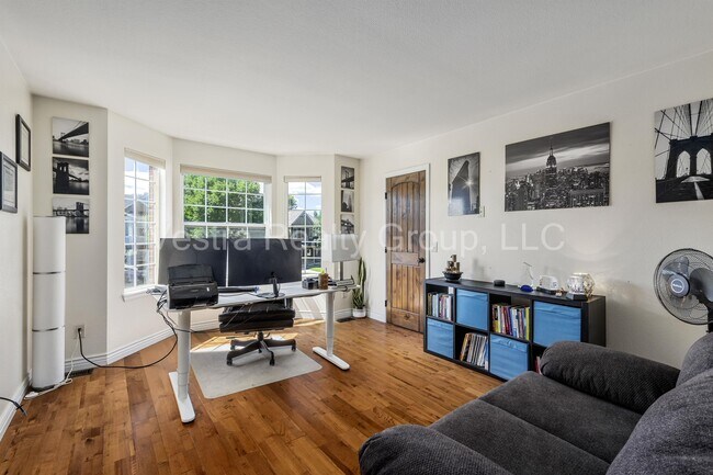 Building Photo - 2157 Maples Pl