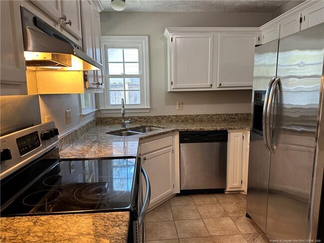 Building Photo - 6413 Brookshire St