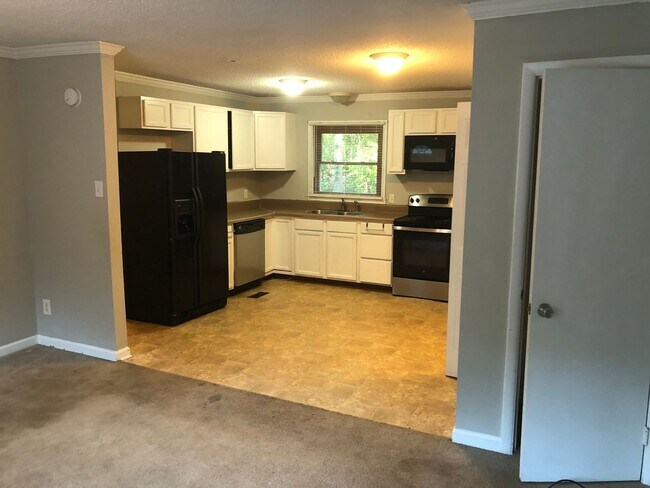 Building Photo - Cute,Belmont-Mt Holly home close to everything