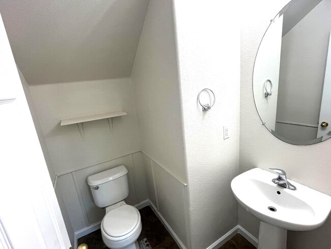 Building Photo - Spacious 5-Bedroom Home in Gated Stockton ...