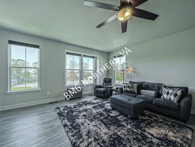Building Photo - 7731 Blackburn Ridge Dr